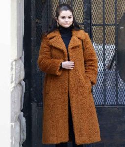 Selena Gomez Outfit