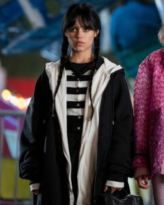 wednesday-jenna-ortega-baggy-black-hoodie