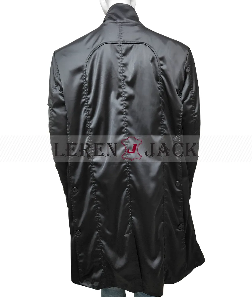 adam-jensen-deus-ex-mankind-divided-trench