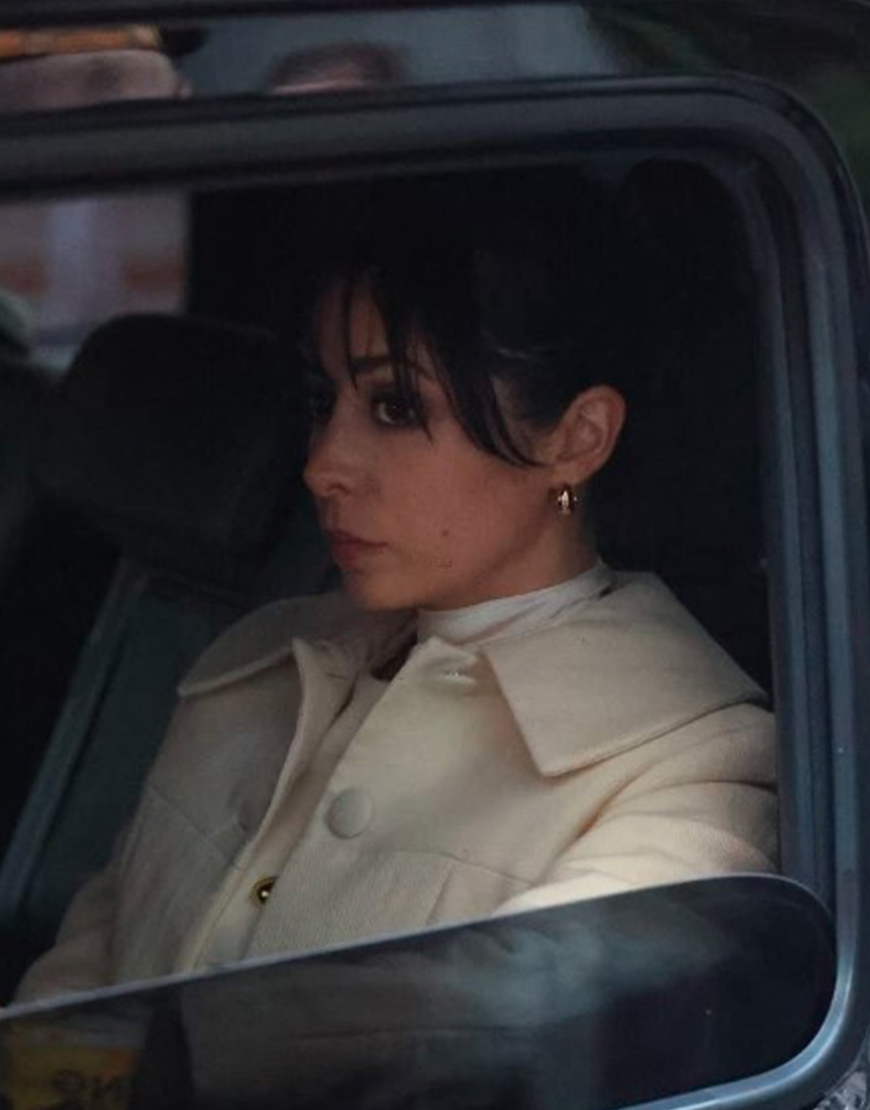 the-penguin-2023-cristin-milioti-coat