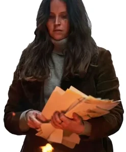 felicity-jones-dead-shot-2023-trench-coat