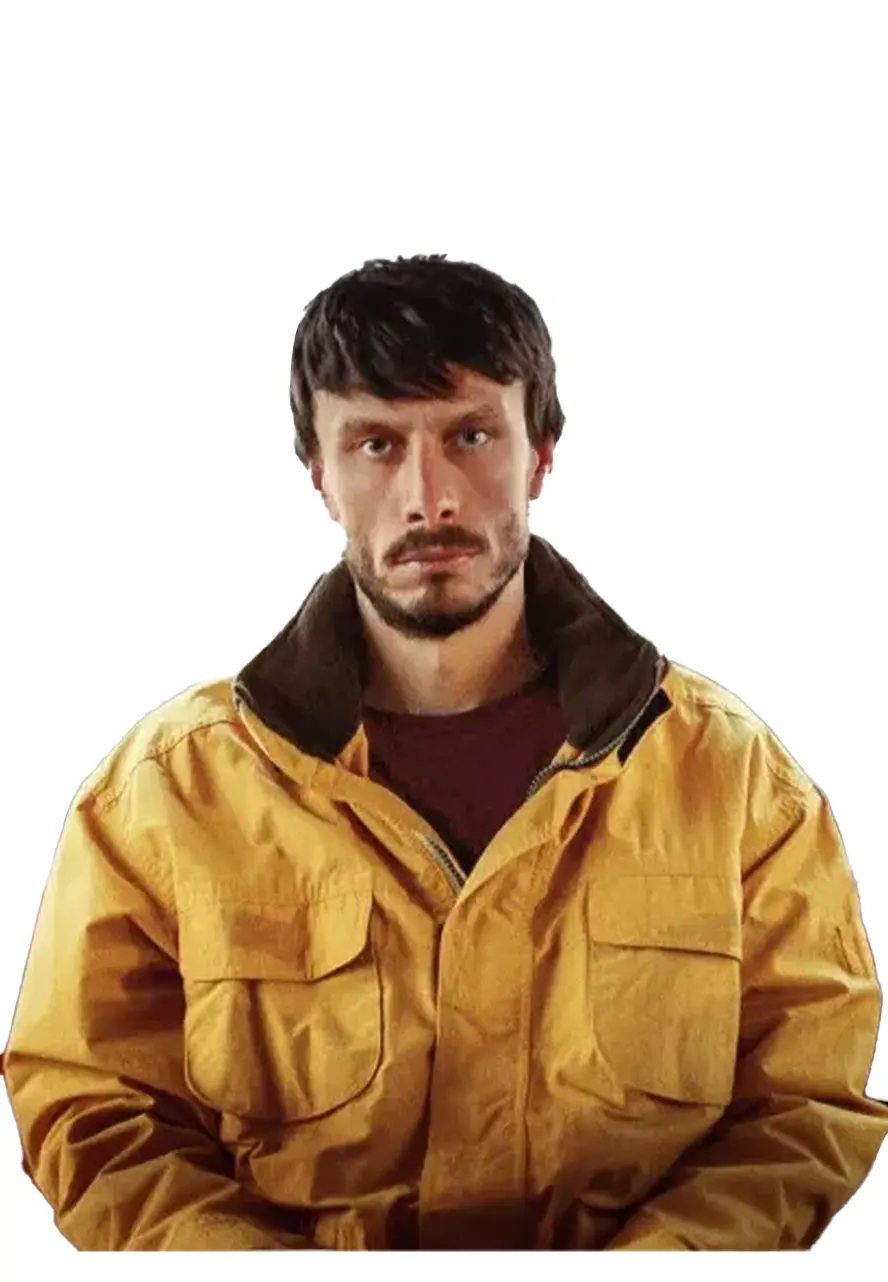 richard-gadd-baby-reindeer-yellow-jacket
