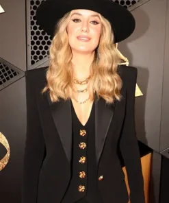 lainey-wilson-grammy-awards-2024-blazer
